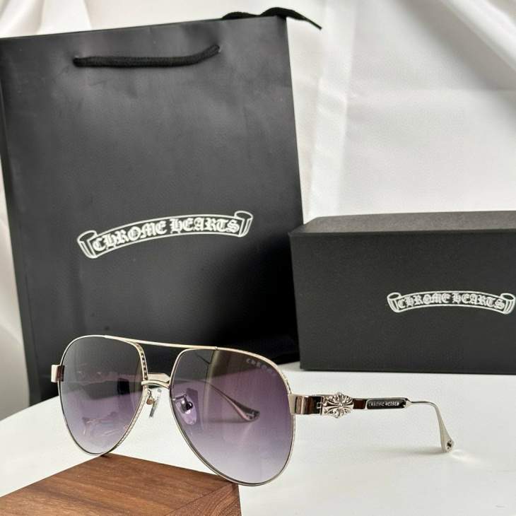 Picture of Chrome Hearts Sunglasses _SKUfw68404857fw